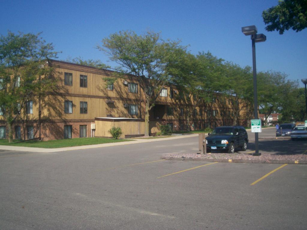 Fairmont Square Apartments Fairmont MN 56031 5072381550